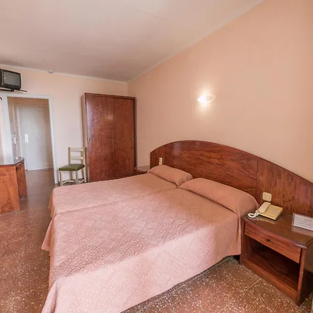 Checkin Garbi Hotel 3*