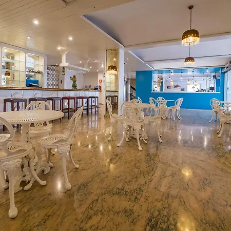 Hotel Checkin Garbi Calella