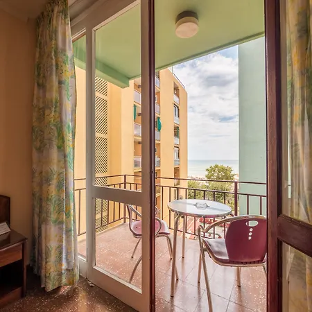 Checkin Garbi Hotel