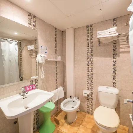 Hotel Checkin Garbí Calella