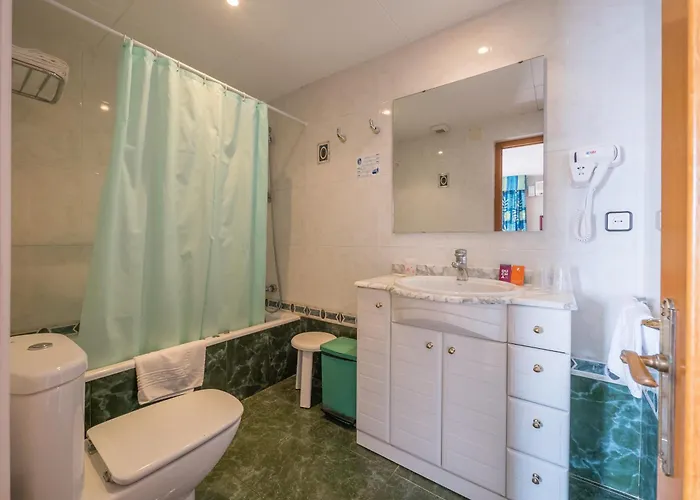 Hotel Checkin Garbí