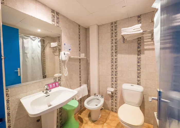 Checkin Garbí Hotel