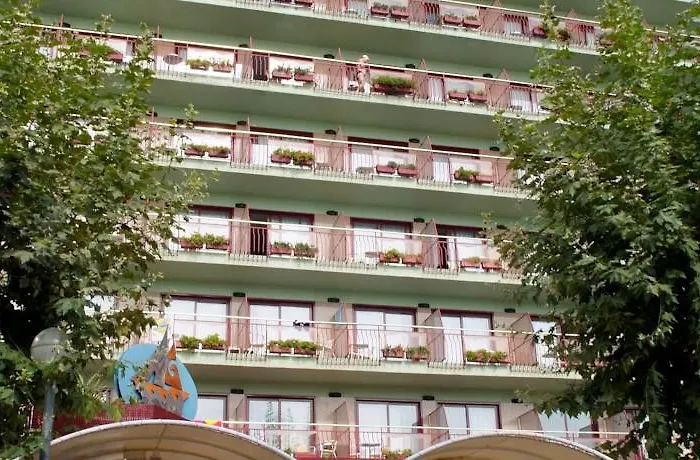 Checkin Garbí Hotel