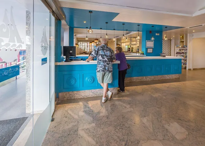 Checkin Garbí Hotel