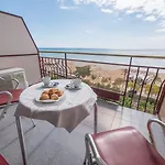 Hotel Checkin Garbi 3*