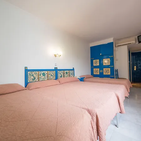 Hotel Checkin Garbi 3*