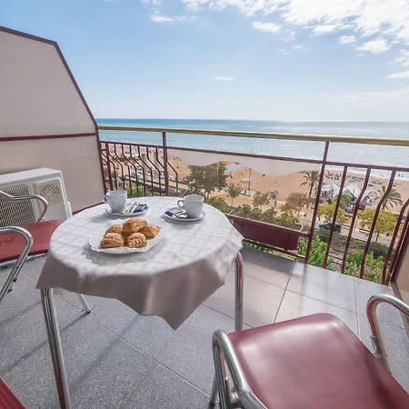 Hotel Checkin Garbi 3*