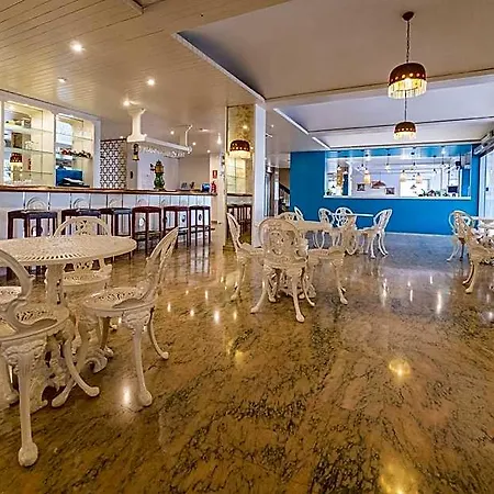 Checkin Garbi Hotell 3*