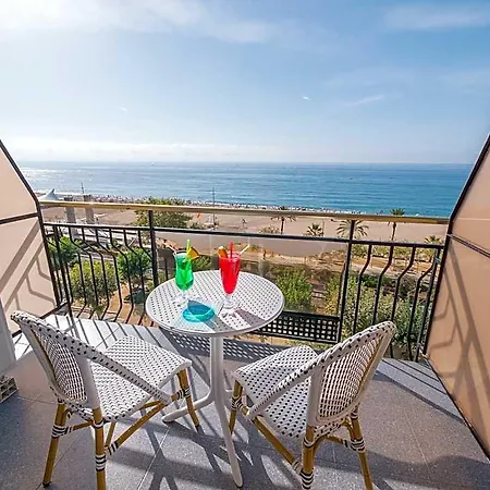 Hotell Checkin Garbi Calella