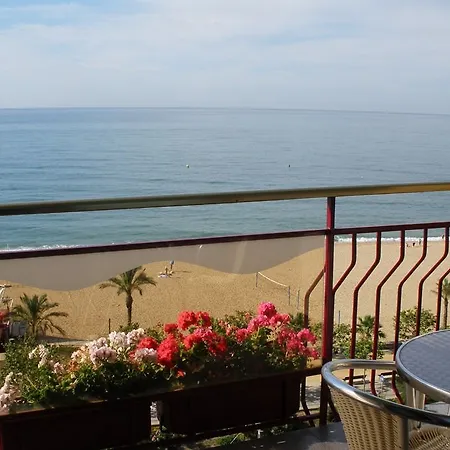 Checkin Garbi Hotel