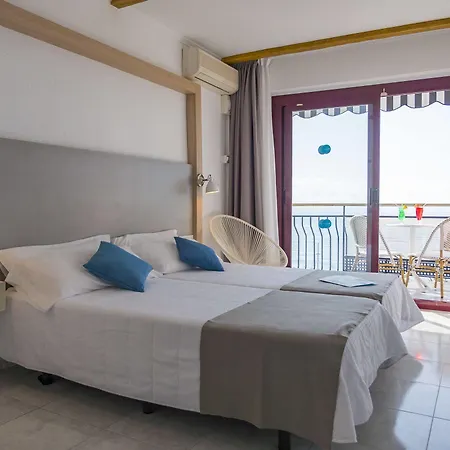 Hotel Checkin Garbi 3*