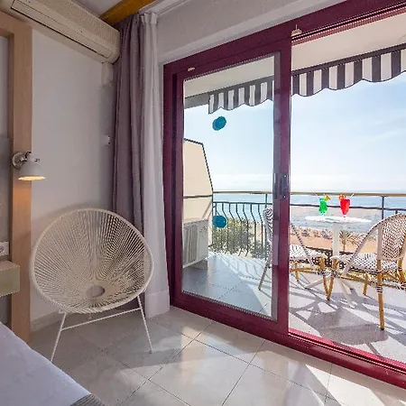 Checkin Garbi Hotel