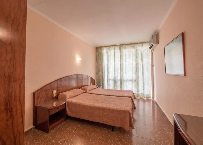 Checkin Garbi 3* Calella