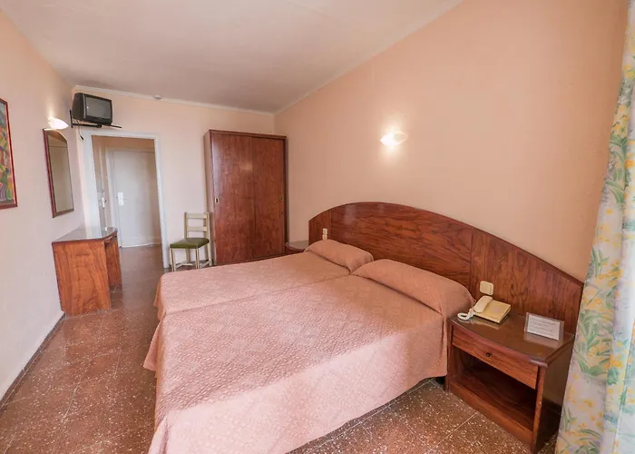 Checkin Garbi Hotel 3*