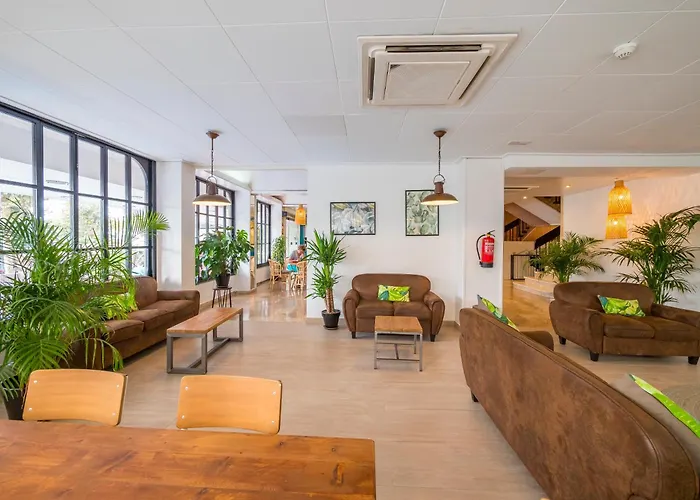 Checkin Garbi 3* Calella