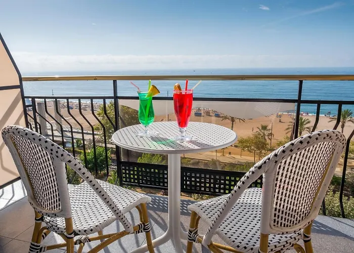 Hotel Checkin Garbi 3*