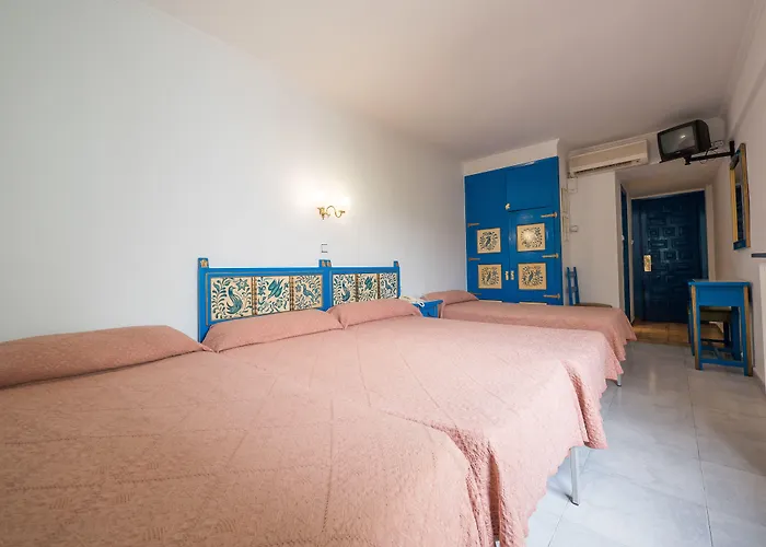 Hotel Checkin Garbi 3*