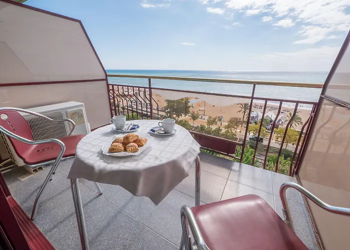 Hotel Checkin Garbi 3*