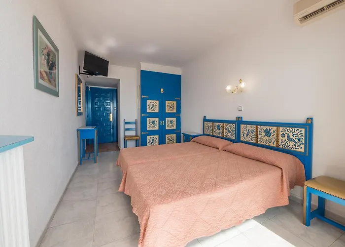 Hotel Checkin Garbi 3*