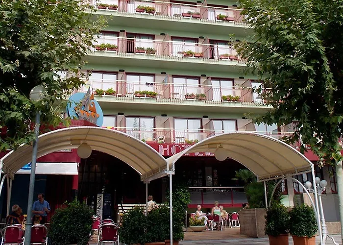 Checkin Garbi Hotel 3*