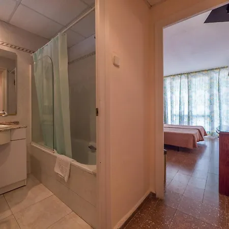 Hotel Checkin Garbi Calella