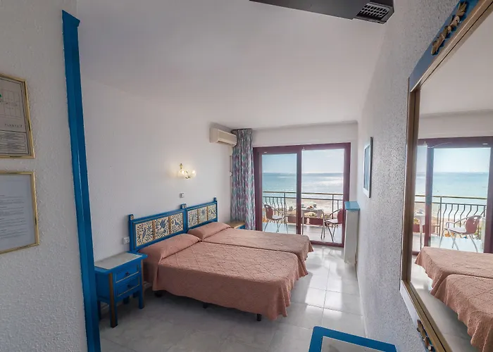 Hotel Checkin Garbi 3*